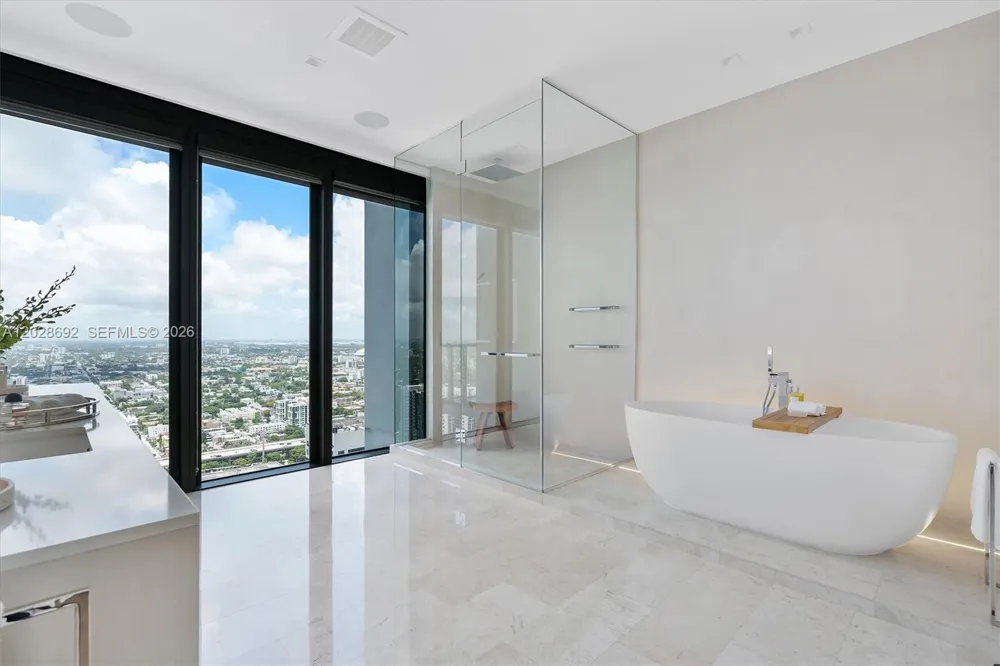 88 SW 7th St #4001 Miami, FL 33130