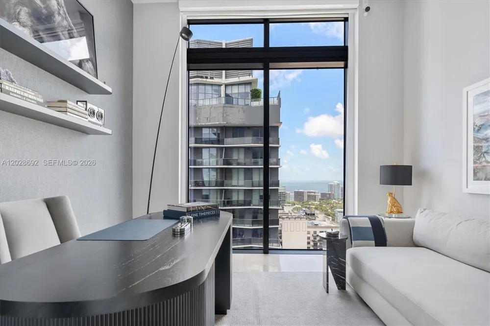 88 SW 7th St #4001 Miami, FL 33130
