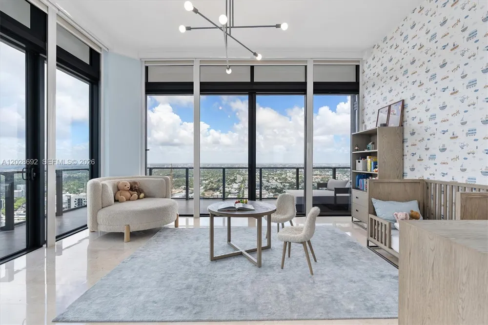 88 SW 7th St #4001 Miami, FL 33130