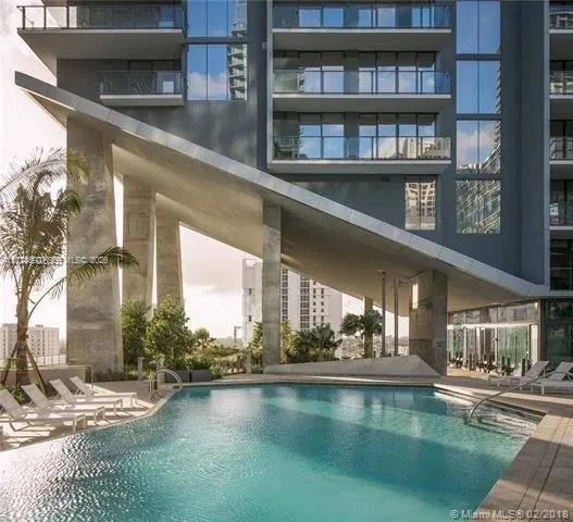 88 SW 7th St #4001 Miami, FL 33130
