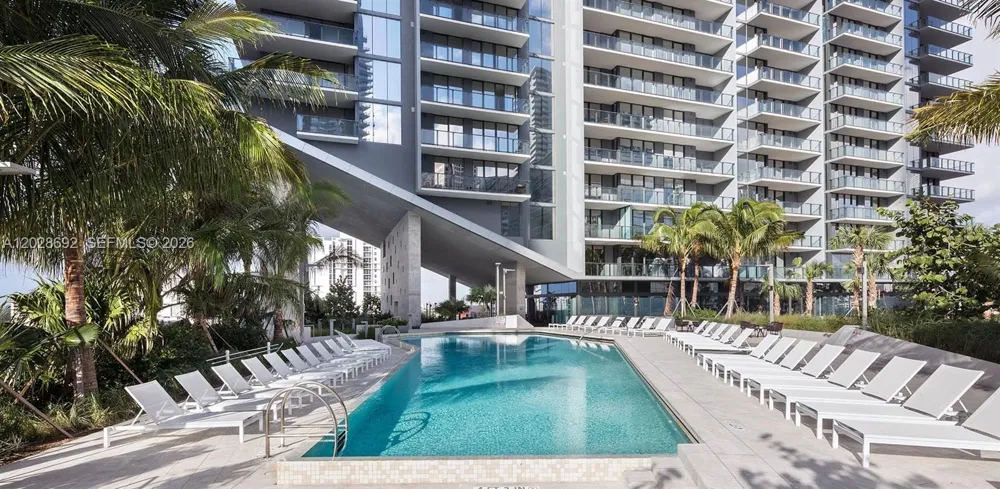 88 SW 7th St #4001 Miami, FL 33130