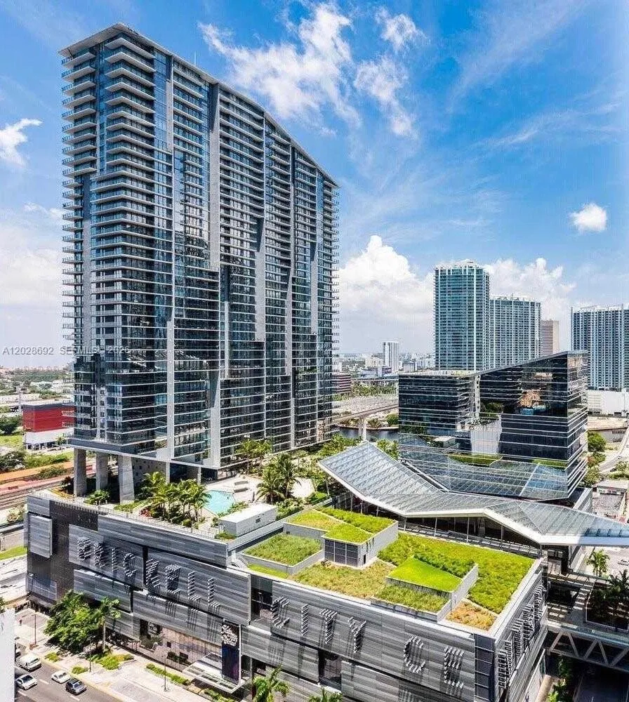 88 SW 7th St #4001 Miami, FL 33130