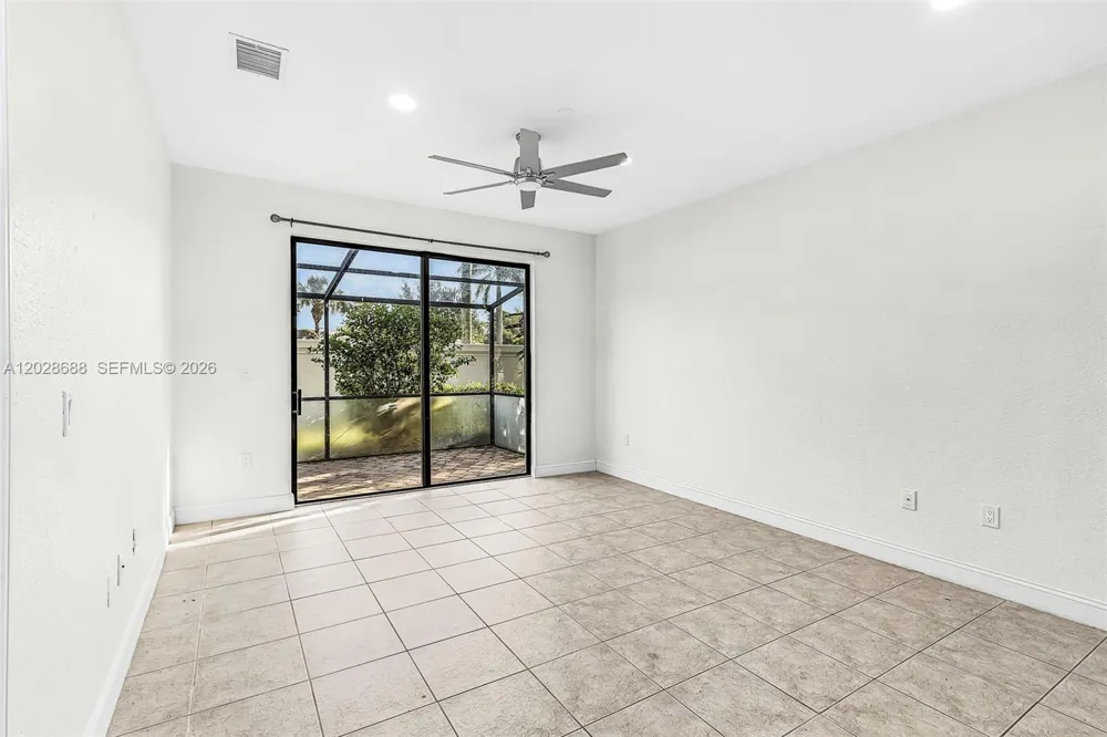7542 Bristol Cir Naples, FL 34120