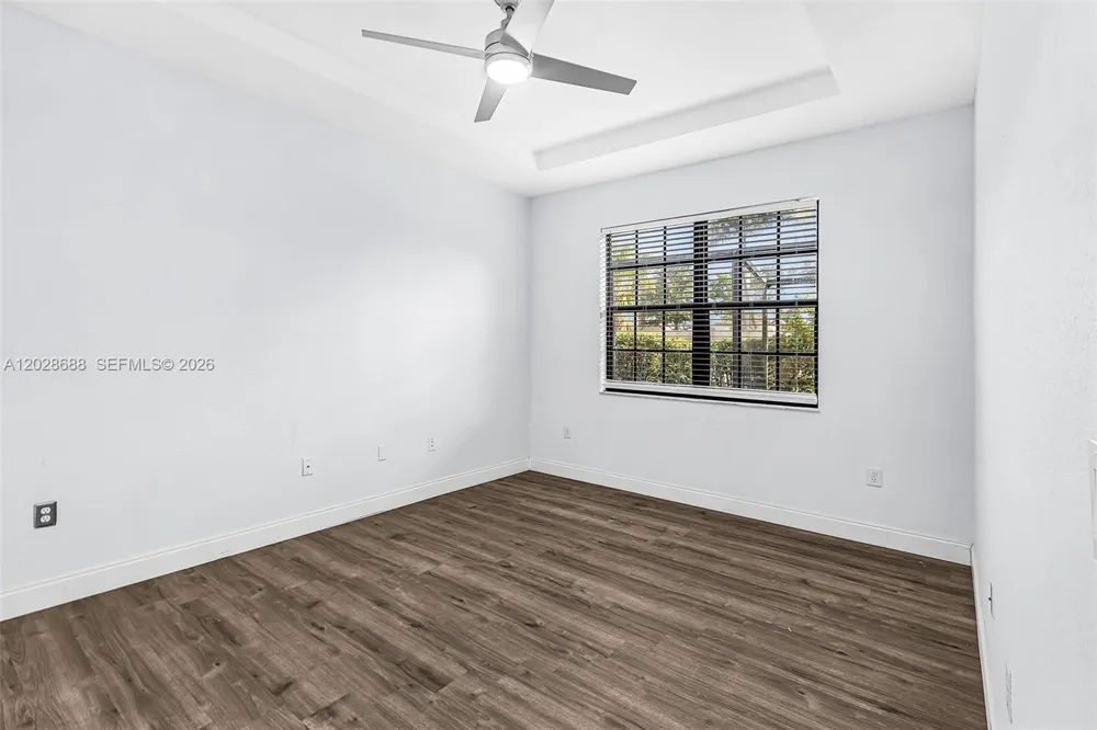 7542 Bristol Cir Naples, FL 34120