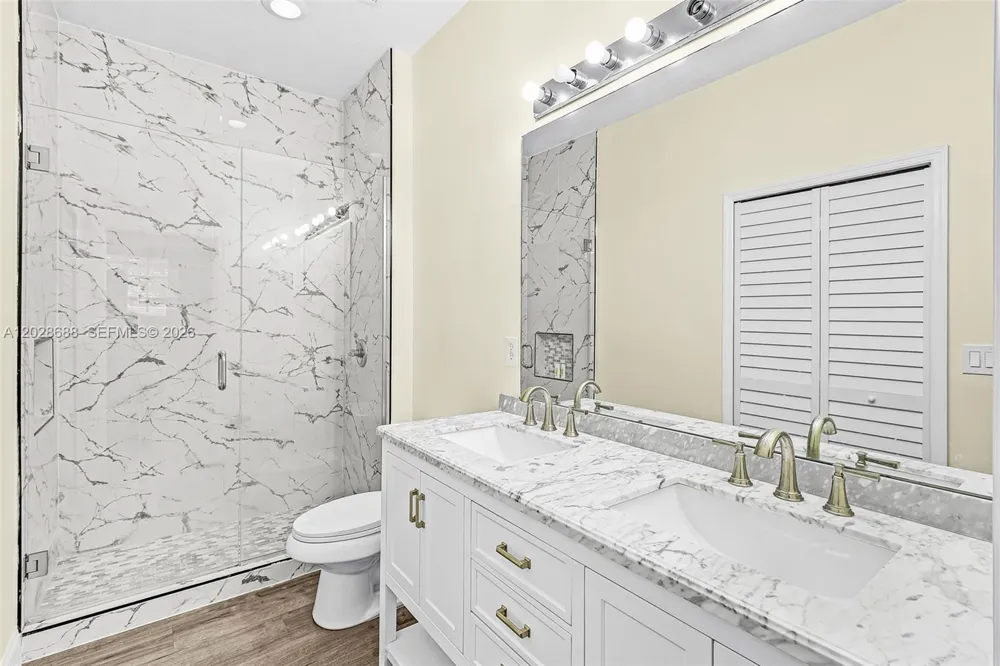 7542 Bristol Cir Naples, FL 34120