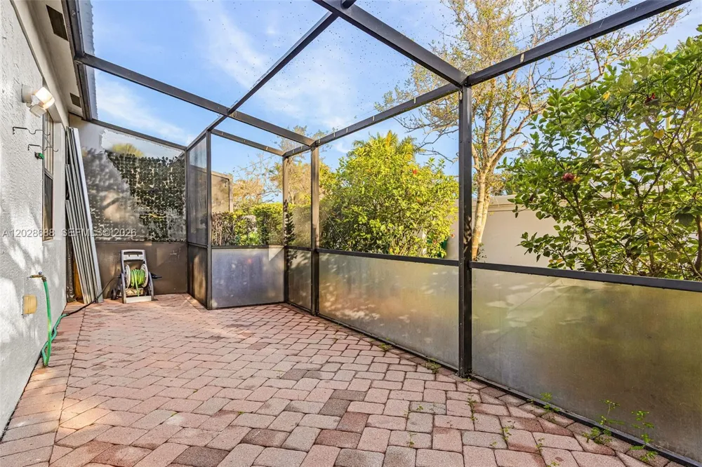7542 Bristol Cir Naples, FL 34120