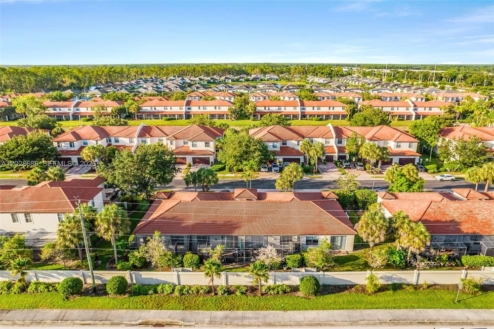 7542 Bristol Cir Naples, FL 34120