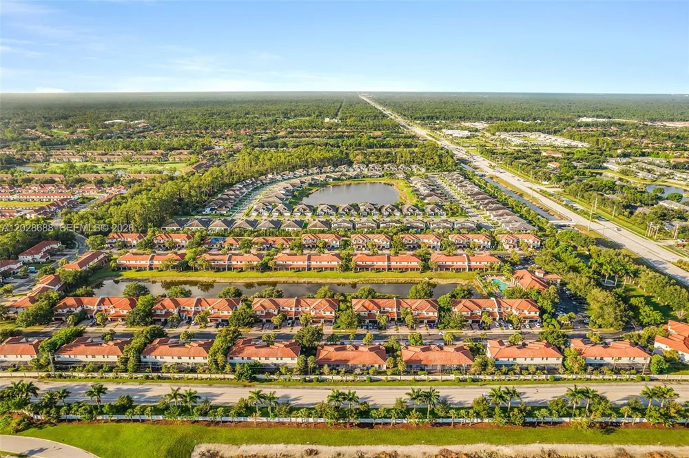 7542 Bristol Cir Naples, FL 34120