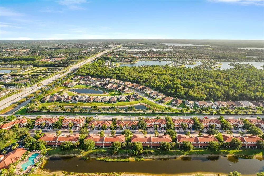 7542 Bristol Cir Naples, FL 34120