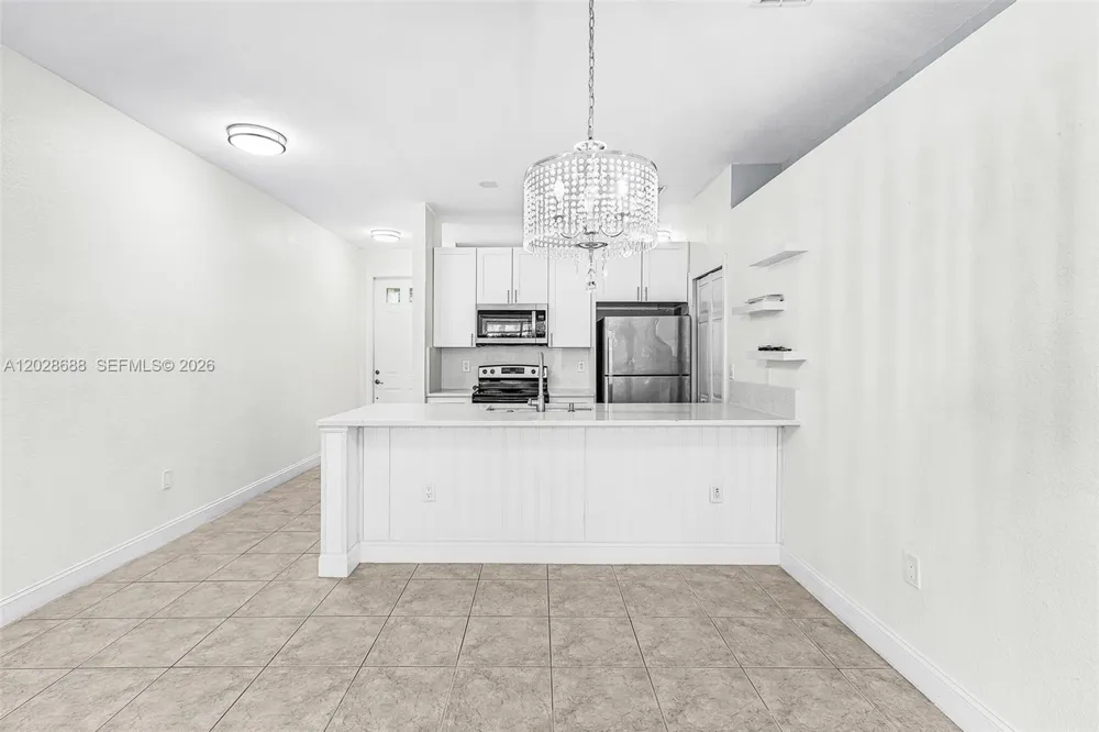7542 Bristol Cir Naples, FL 34120