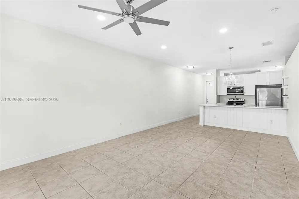 7542 Bristol Cir Naples, FL 34120