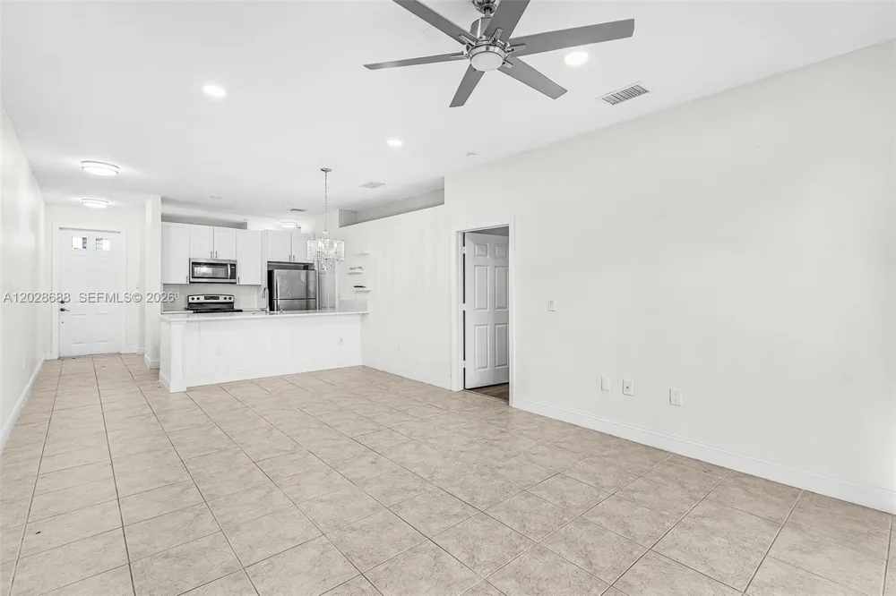 7542 Bristol Cir Naples, FL 34120