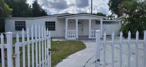 712 Hialeah Dr