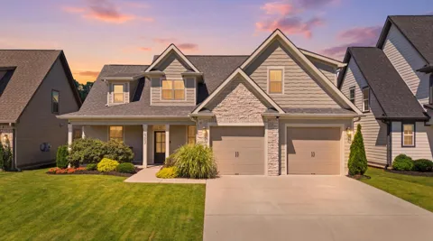 10607 Flicker Way
