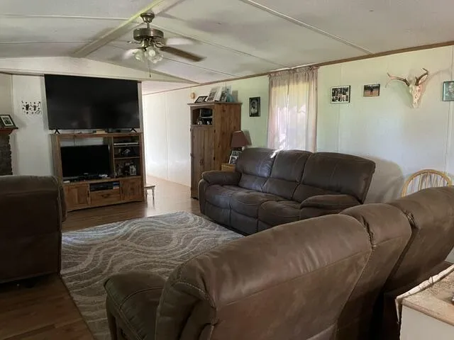 362 Cullen Savage Road Palmer, TN 37365