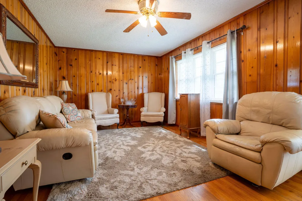 89 Pine Street Trenton, GA 30752