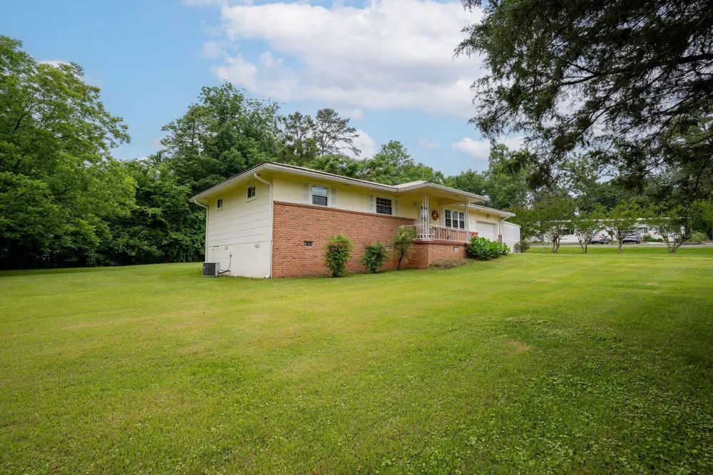 89 Pine Street Trenton, GA 30752