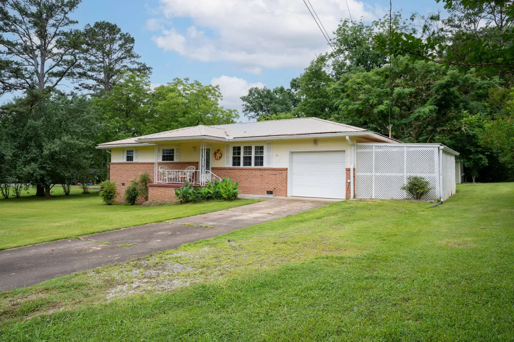 89 Pine Street Trenton, GA 30752