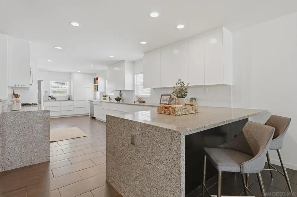 6463 Estrella Ave San Diego, CA 92120