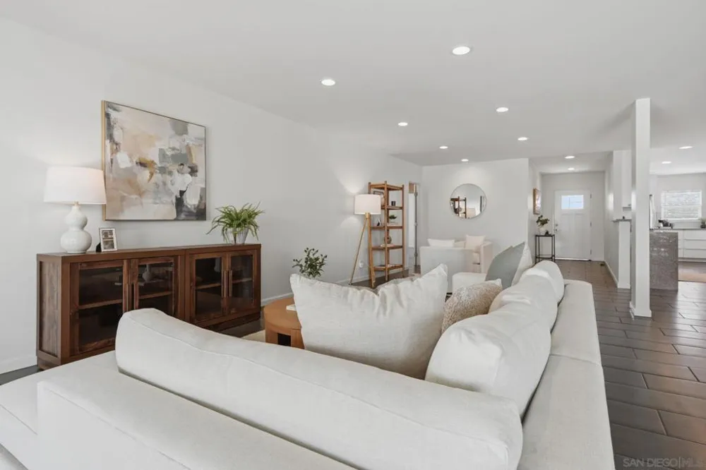 6463 Estrella Ave San Diego, CA 92120