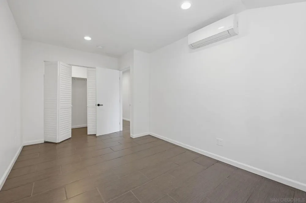6463 Estrella Ave San Diego, CA 92120