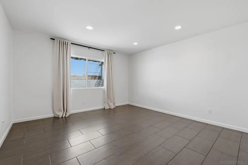 6463 Estrella Ave San Diego, CA 92120