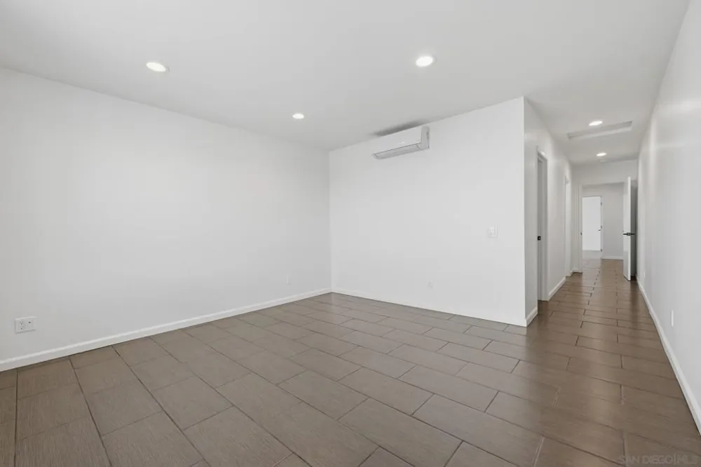 6463 Estrella Ave San Diego, CA 92120