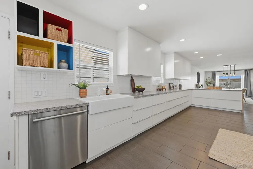 6463 Estrella Ave San Diego, CA 92120