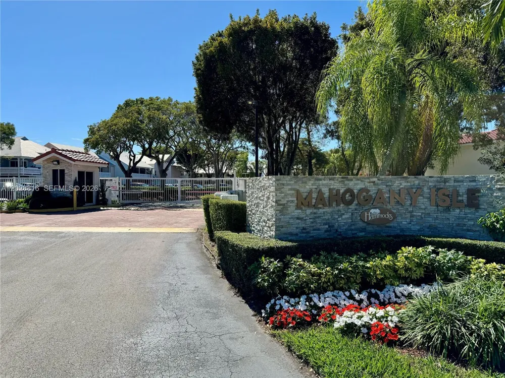 10441 Mahogany Key Cir #106 Miami, FL 33196