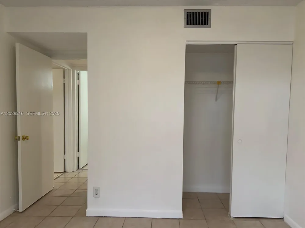 10441 Mahogany Key Cir #106 Miami, FL 33196