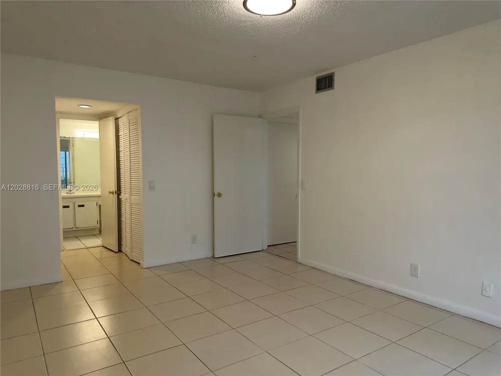 10441 Mahogany Key Cir #106 Miami, FL 33196