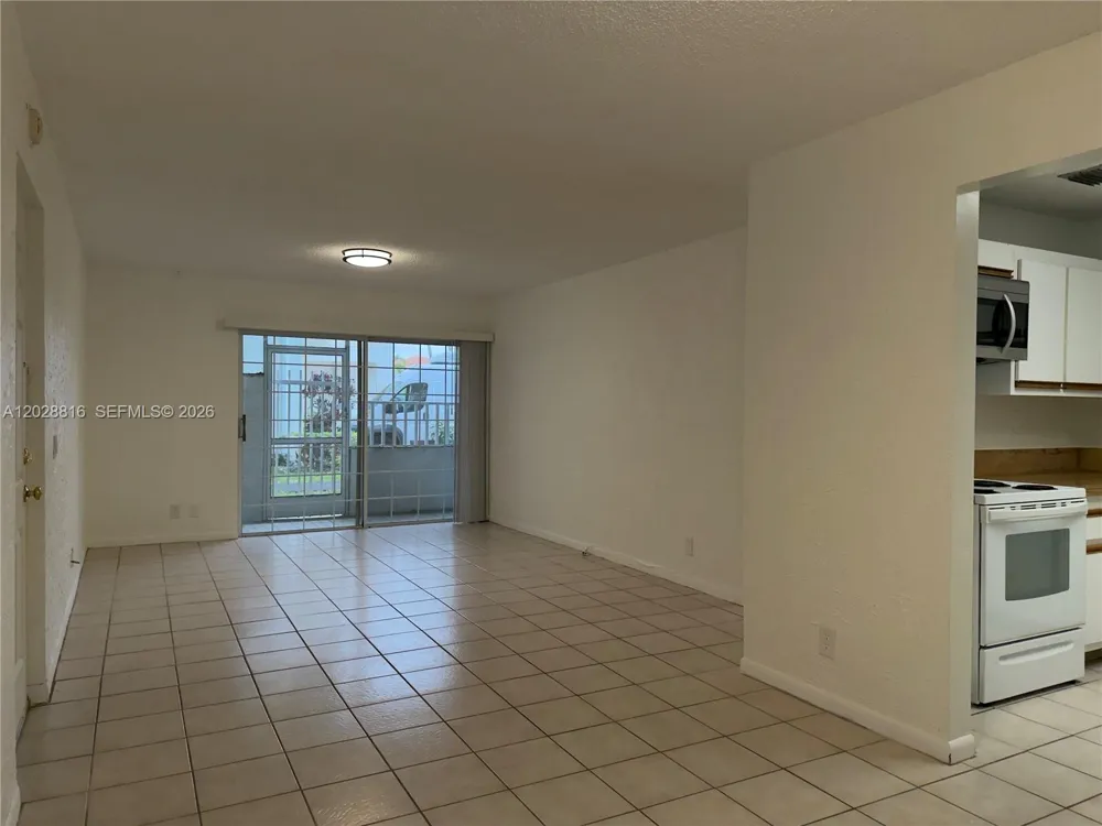 10441 Mahogany Key Cir #106 Miami, FL 33196