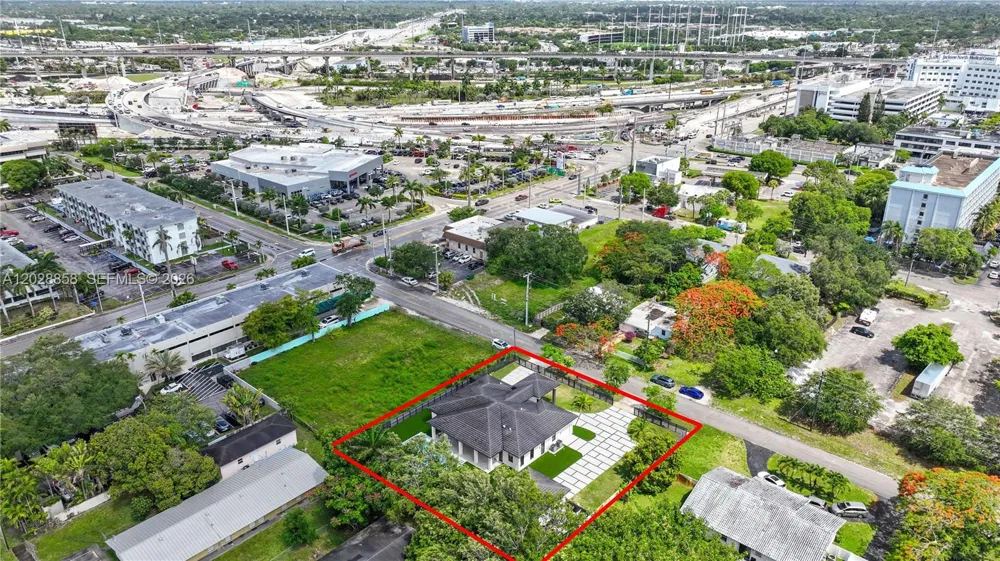 152 NW 165th St Miami, FL 33169