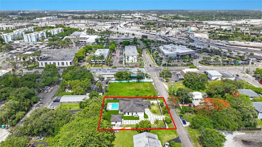 152 NW 165th St Miami, FL 33169