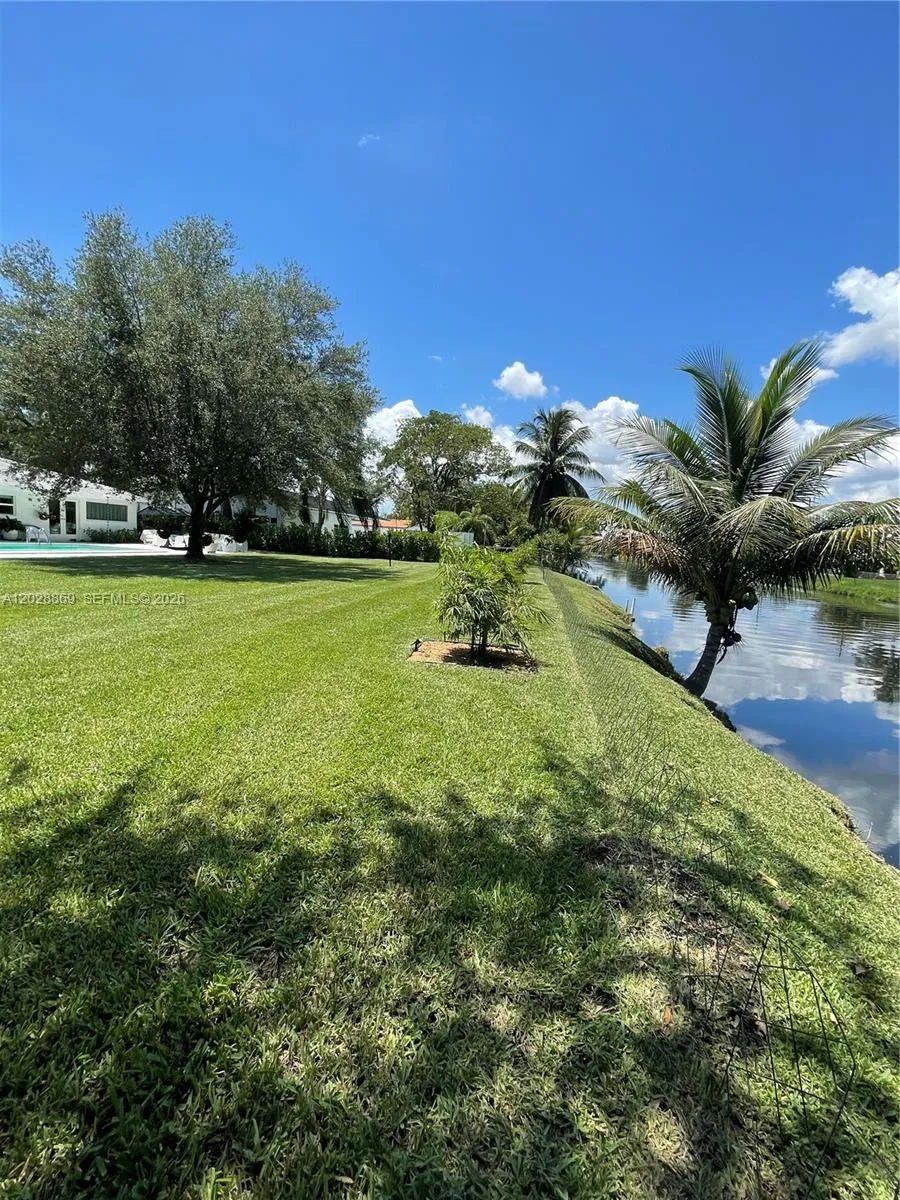 9121 SW 85th St Miami, FL 33173