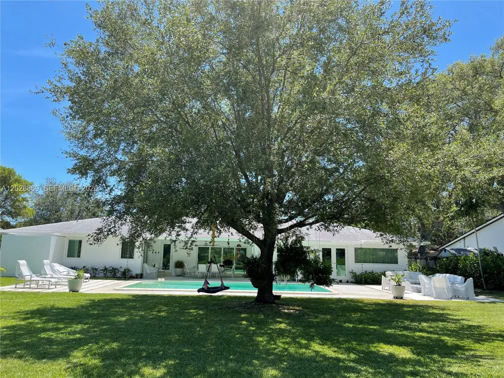 9121 SW 85th St Miami, FL 33173