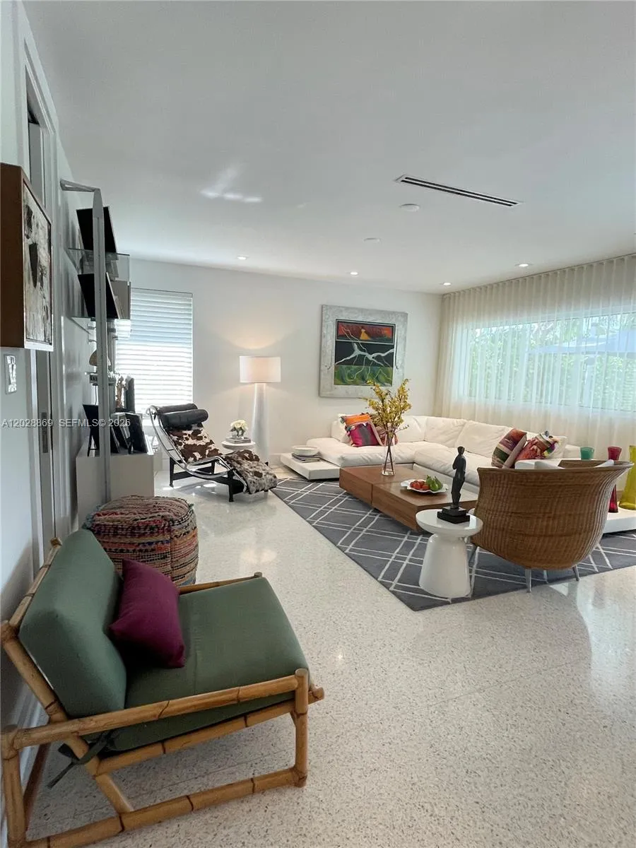 9121 SW 85th St Miami, FL 33173