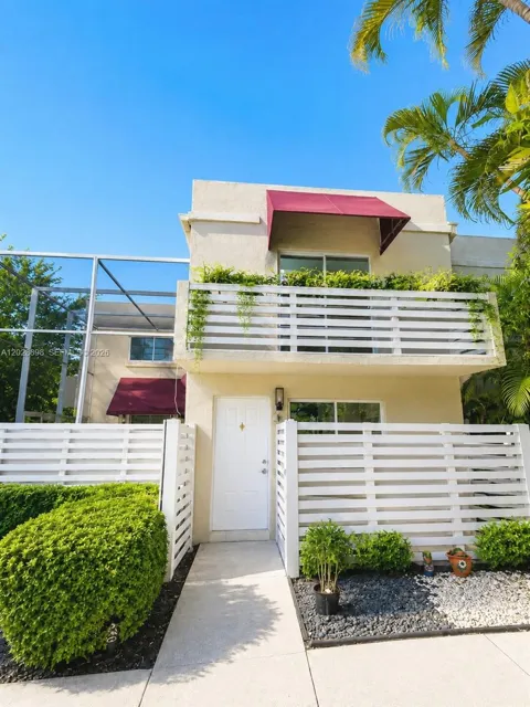 535 NW 98th Ave