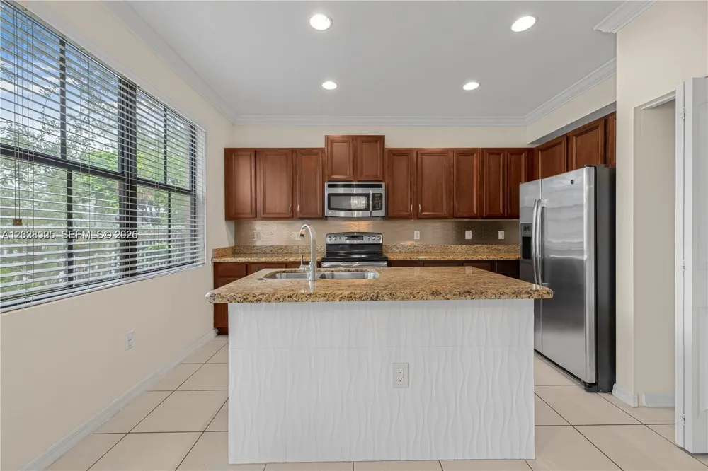 3345 NW 11th Ave Pompano Beach, FL 33064
