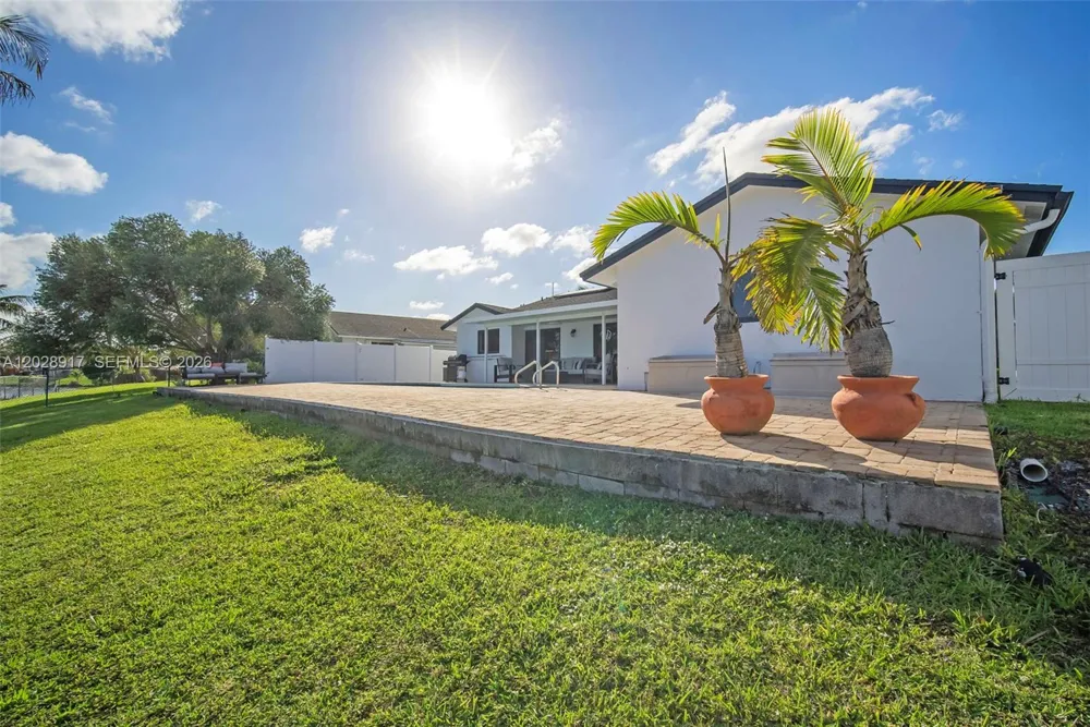 1310 SW 26th Ave Deerfield Beach, FL 33442