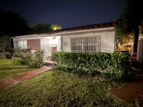 3600 SW 26th St