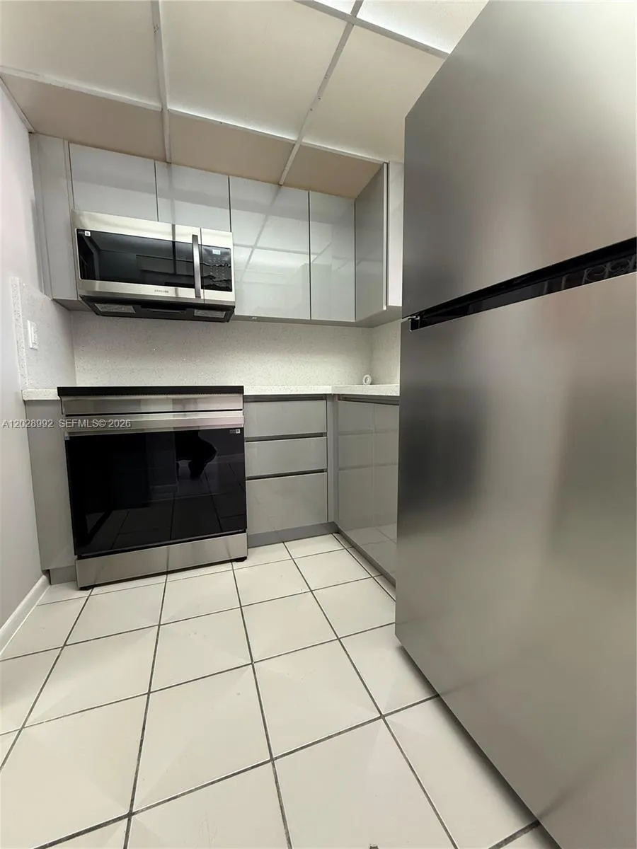 6820 W Flagler St #407 Miami, FL 33144