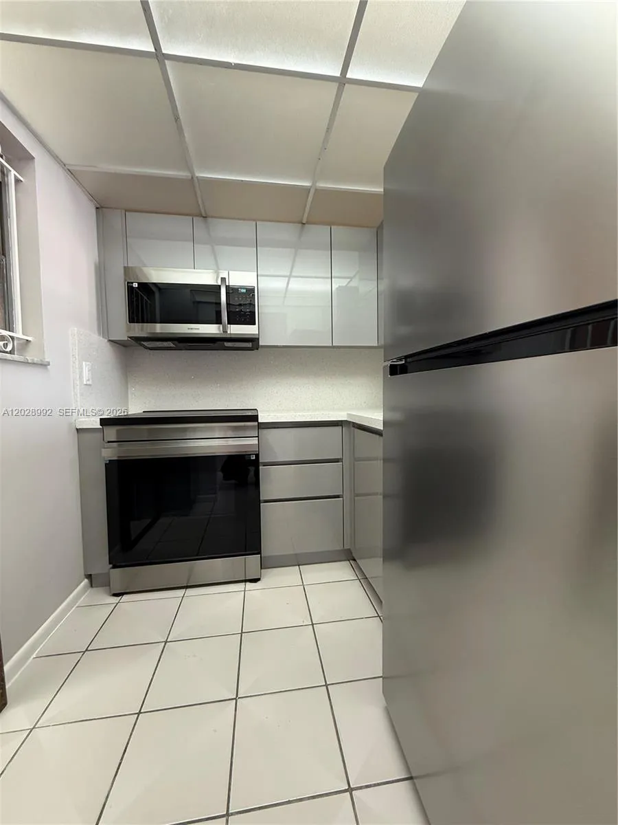 6820 W Flagler St #407 Miami, FL 33144
