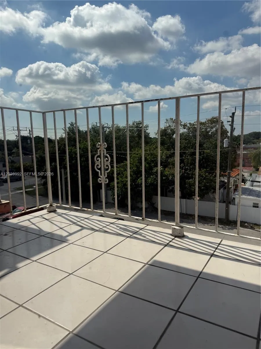 6820 W Flagler St #407 Miami, FL 33144