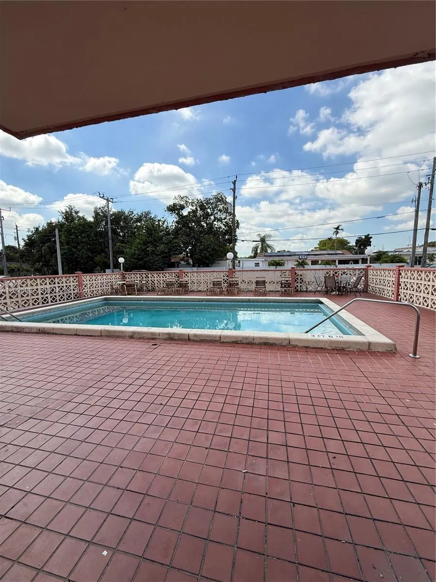 6820 W Flagler St #407 Miami, FL 33144