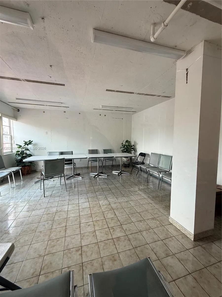 6820 W Flagler St #407 Miami, FL 33144
