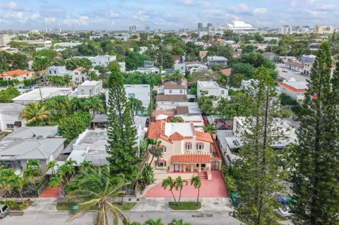1727 SW 11th Ter