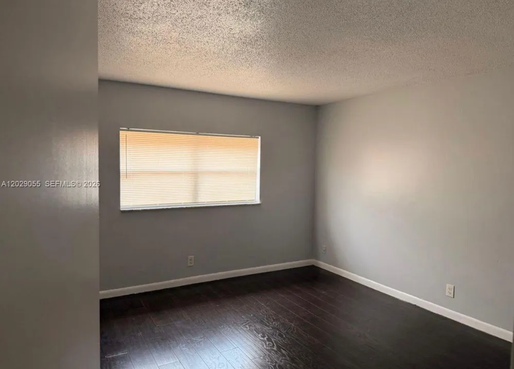 2512 NW 52nd Ave #22B Lauderhill, FL 33313