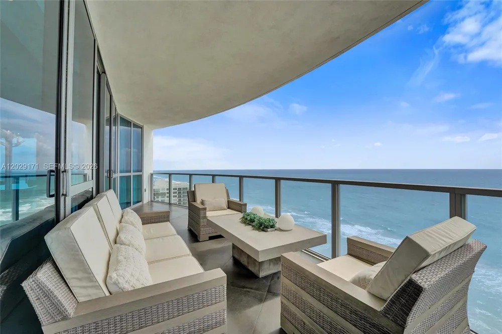 3101 S Ocean Dr #2208 Hollywood, FL 33019