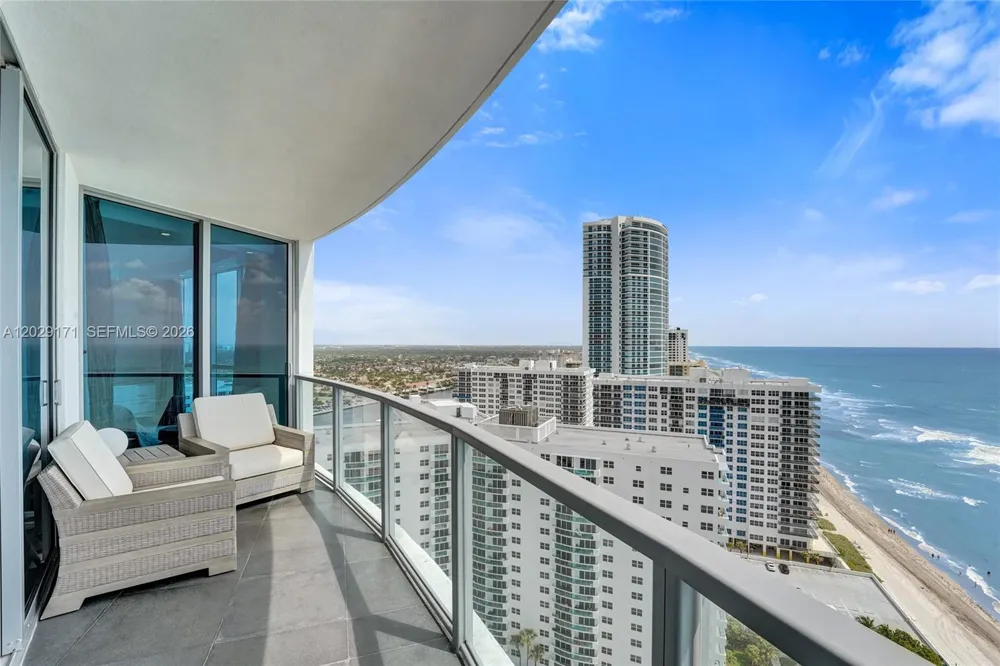 3101 S Ocean Dr #2208 Hollywood, FL 33019